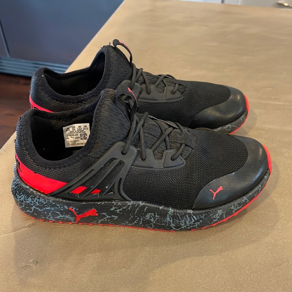 Boys puma sneakers size 2.5